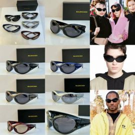 Picture of Balenciga Sunglasses _SKUfw55480627fw